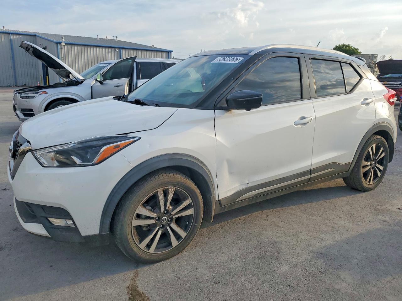 2018 NISSAN KICKS — Front 3/4