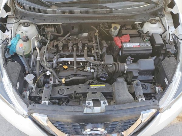 2018 NISSAN KICKS — Engine bay