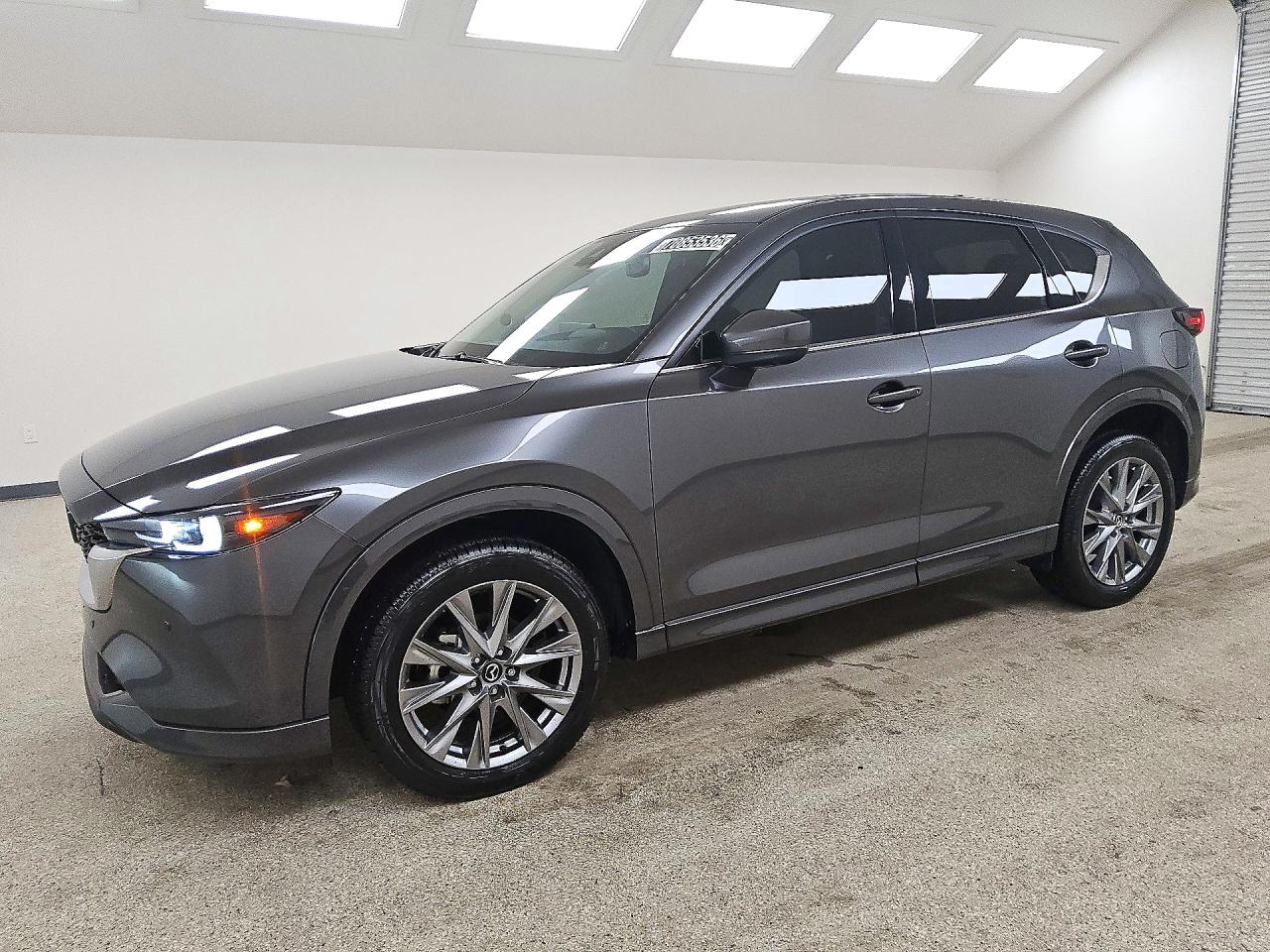 2025 MAZDA CX-5 Premium Plus — Front 3/4