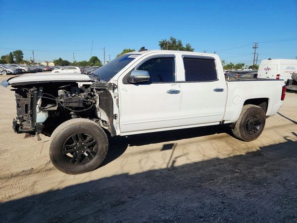 2017 CHEVROLET SILVERADO LT — Front 3/4