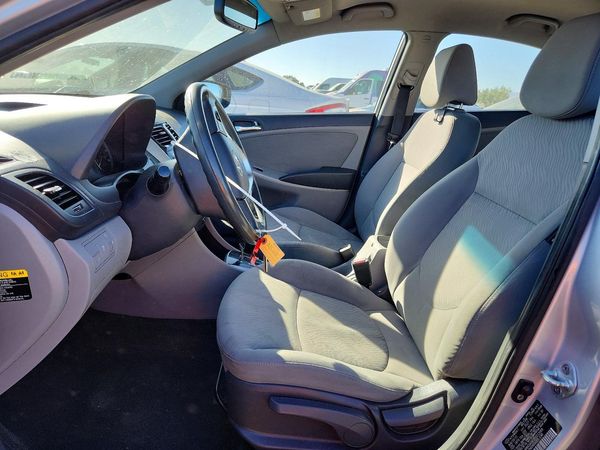 2012 HYUNDAI ACCENT GLS (Middle grade) — DENT