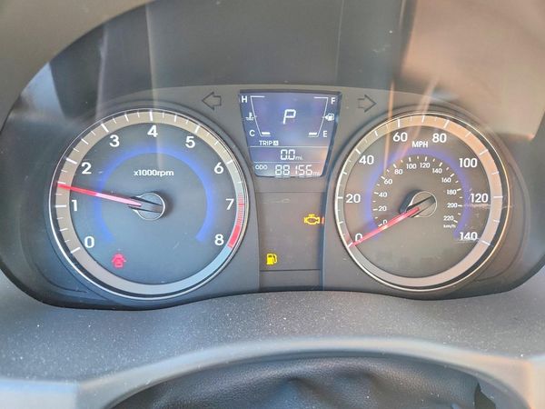 2012 HYUNDAI ACCENT GLS (Middle grade) — ODOM