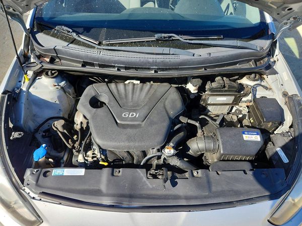 2012 HYUNDAI ACCENT GLS (Middle grade) — Engine bay