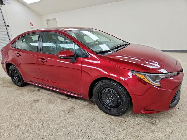 2026 TOYOTA COROLLA LE — Passenger 3/4