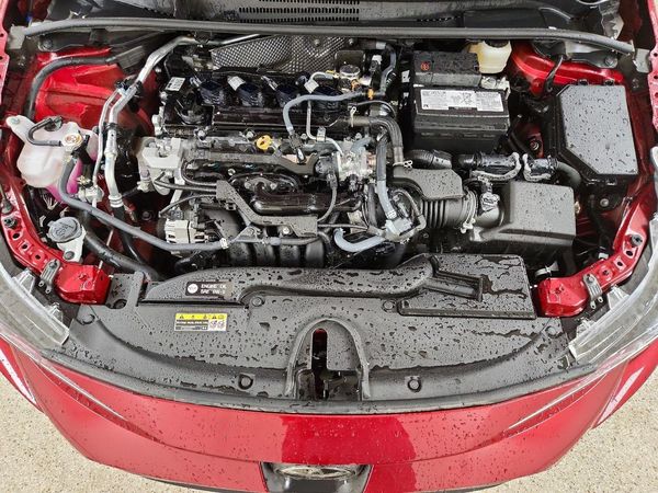 2026 TOYOTA COROLLA LE — Engine bay