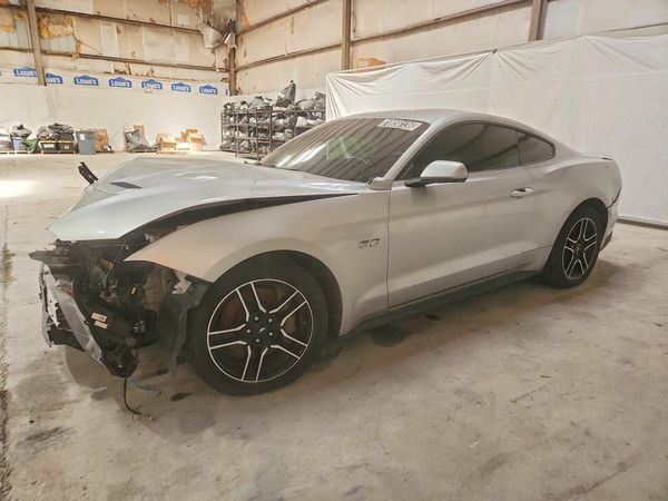 2018 FORD MUSTANG GT Coupe — Front 3/4