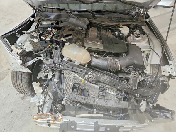 2018 FORD MUSTANG GT Coupe — Engine bay
