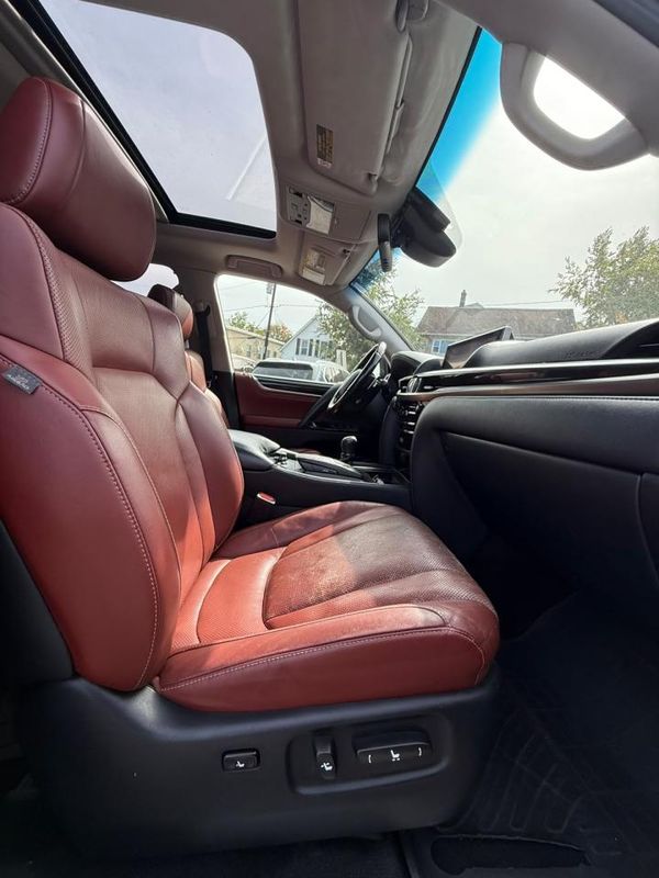 2016 LEXUS LX 570