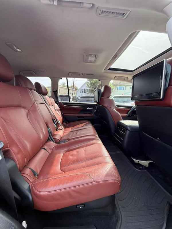 2016 LEXUS LX 570