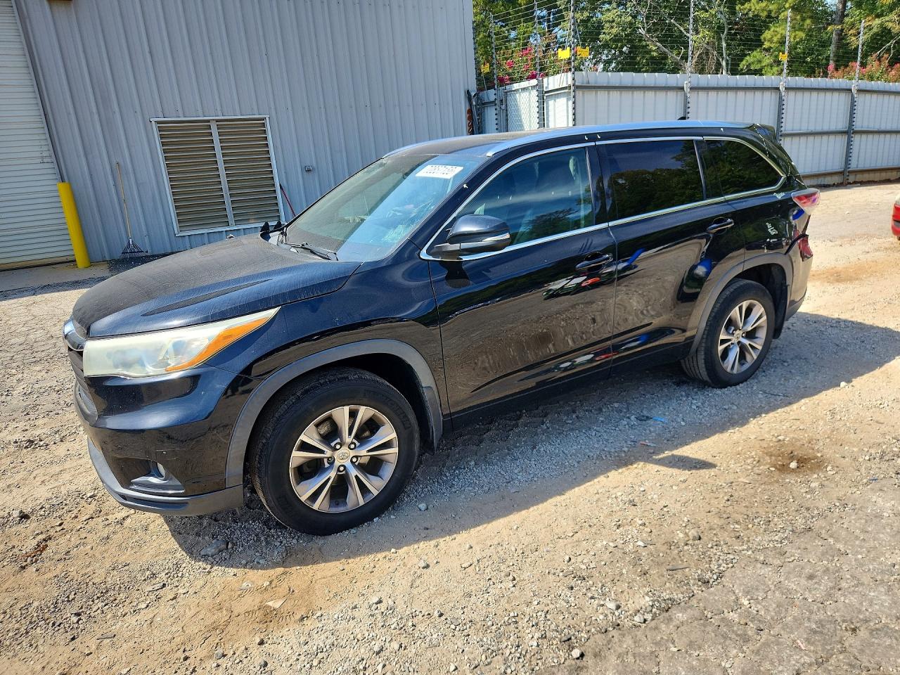 2015 TOYOTA HIGHLANDER Base/Hybrid — Front 3/4