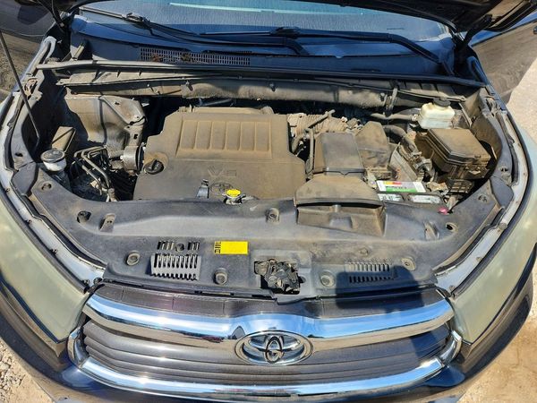 2015 TOYOTA HIGHLANDER Base/Hybrid — Engine bay
