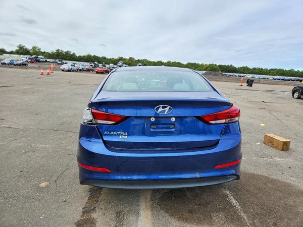 2018 HYUNDAI ELANTRA SE — DIRR