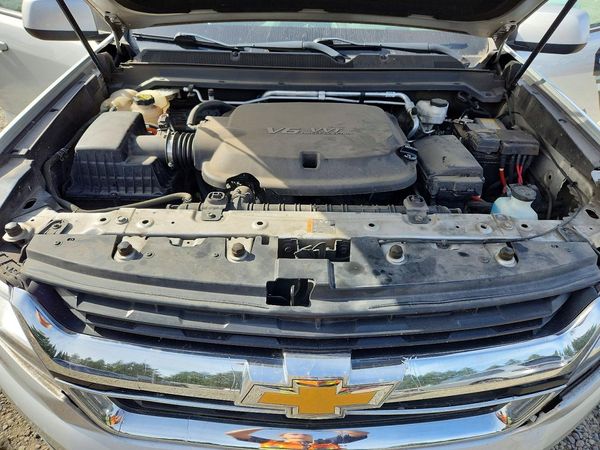 2019 CHEVROLET COLORADO LT — Engine bay