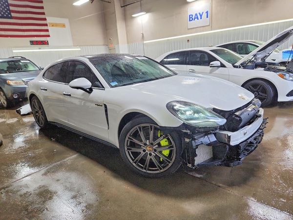 2020 PORSCHE PANAMERA Panamera 4 E-Hybrid — Passenger 3/4