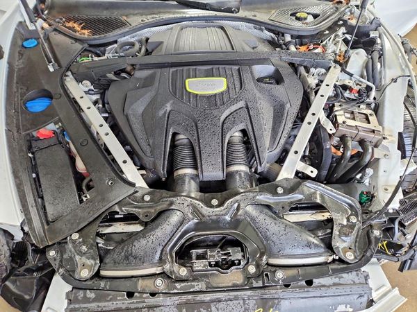 2020 PORSCHE PANAMERA Panamera 4 E-Hybrid — Engine bay