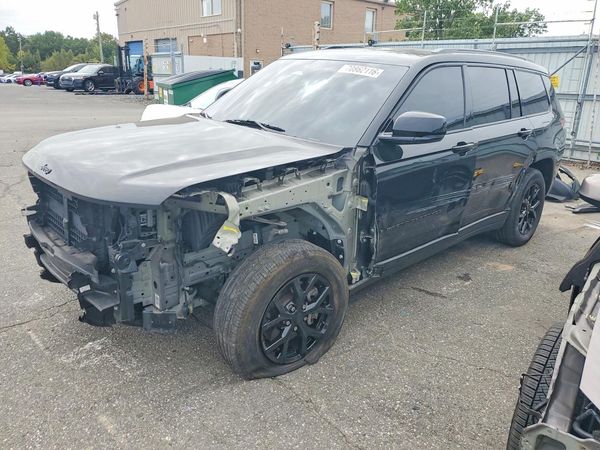 2024 JEEP CHEROKEE Laredo — Front 3/4