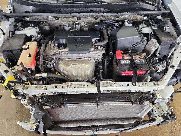 2018 TOYOTA RAV4 Ltd/Platinum — Engine bay