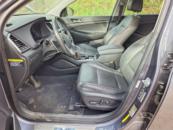 2018 HYUNDAI TUCSON — DENT
