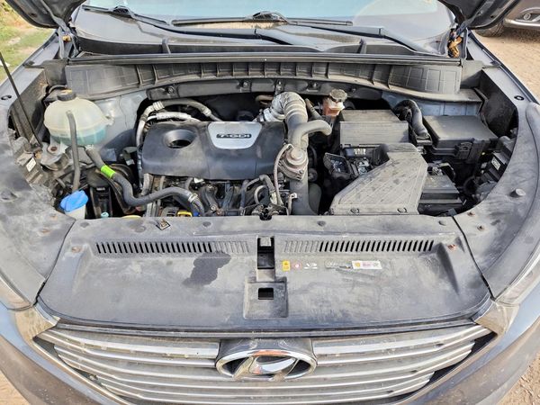 2018 HYUNDAI TUCSON — Engine bay