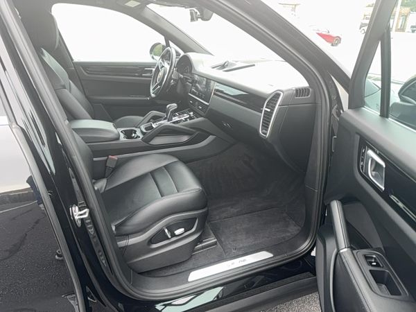 2020 PORSCHE CAYENNE