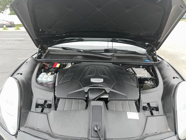 2020 PORSCHE CAYENNE