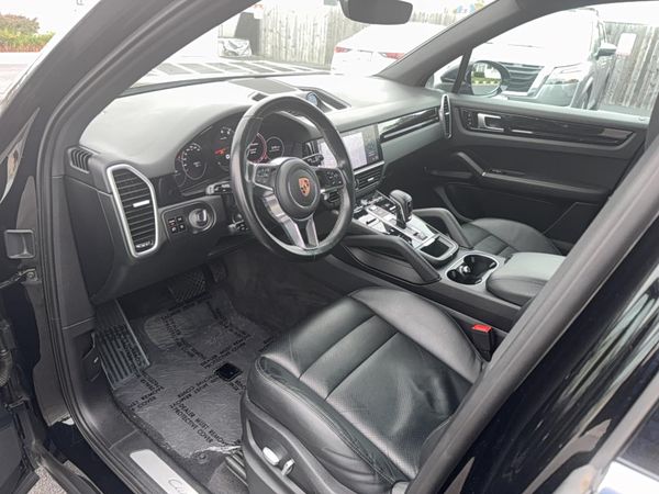 2020 PORSCHE CAYENNE