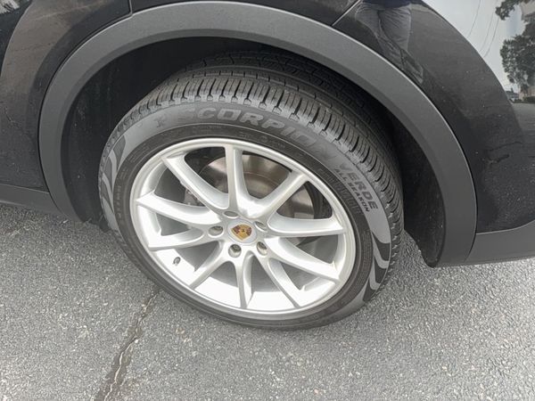 2020 PORSCHE CAYENNE