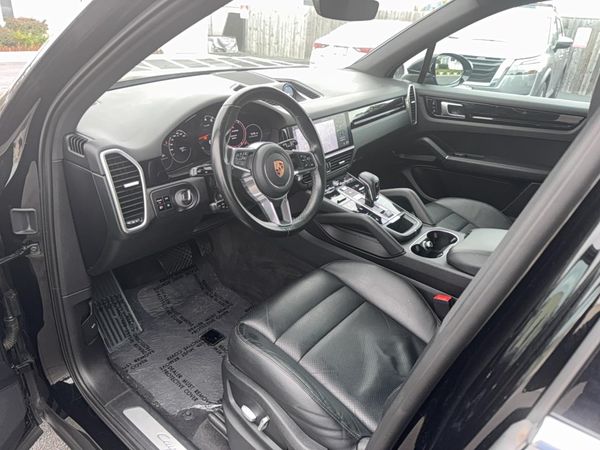 2020 PORSCHE CAYENNE