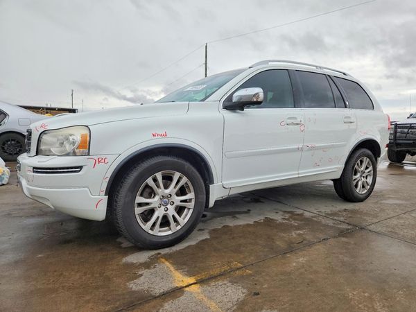 2013 VOLVO XC90 — DSFA — Front 3/4