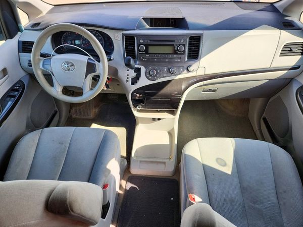 2013 TOYOTA SIENNA — CKPT
