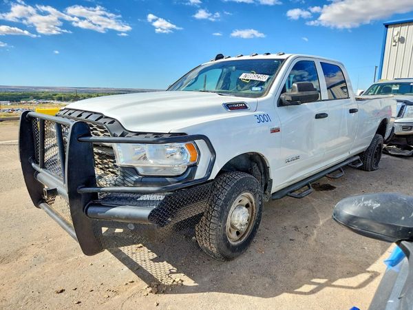 2022 RAM 2500 Tradesman — Front 3/4