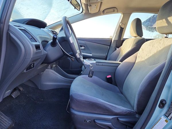2013 TOYOTA PRIUS — DENT