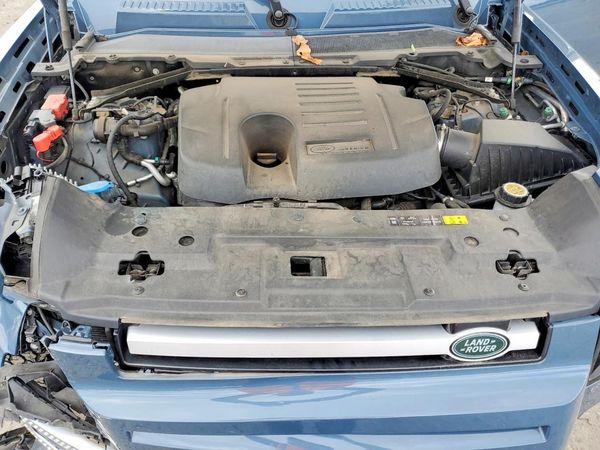 2020 LAND ROVER DEFENDER 110 HSE — Engine bay