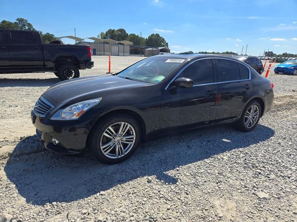 2013 INFINITI G37 — Front 3/4