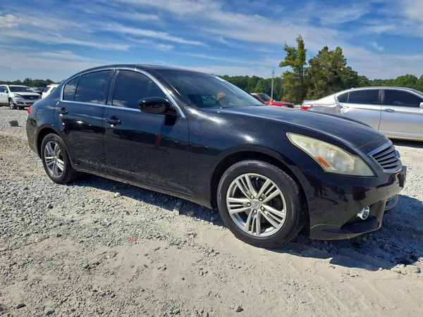 2013 INFINITI G37 — Passenger 3/4