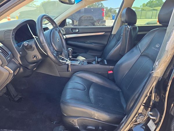 2013 INFINITI G37 — DENT