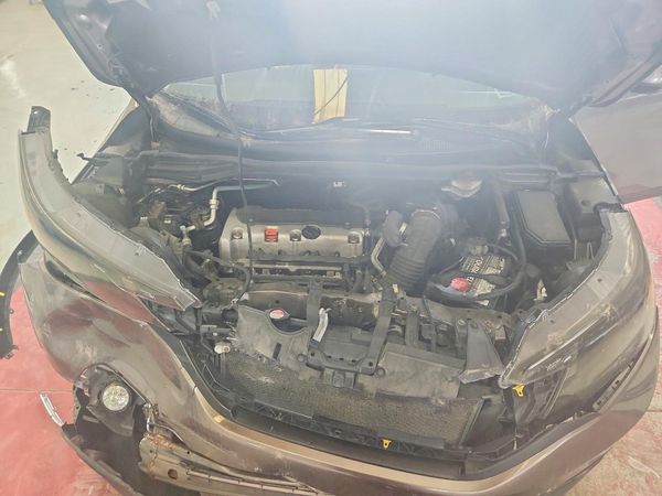 2012 HONDA CRV EX-L — Engine bay