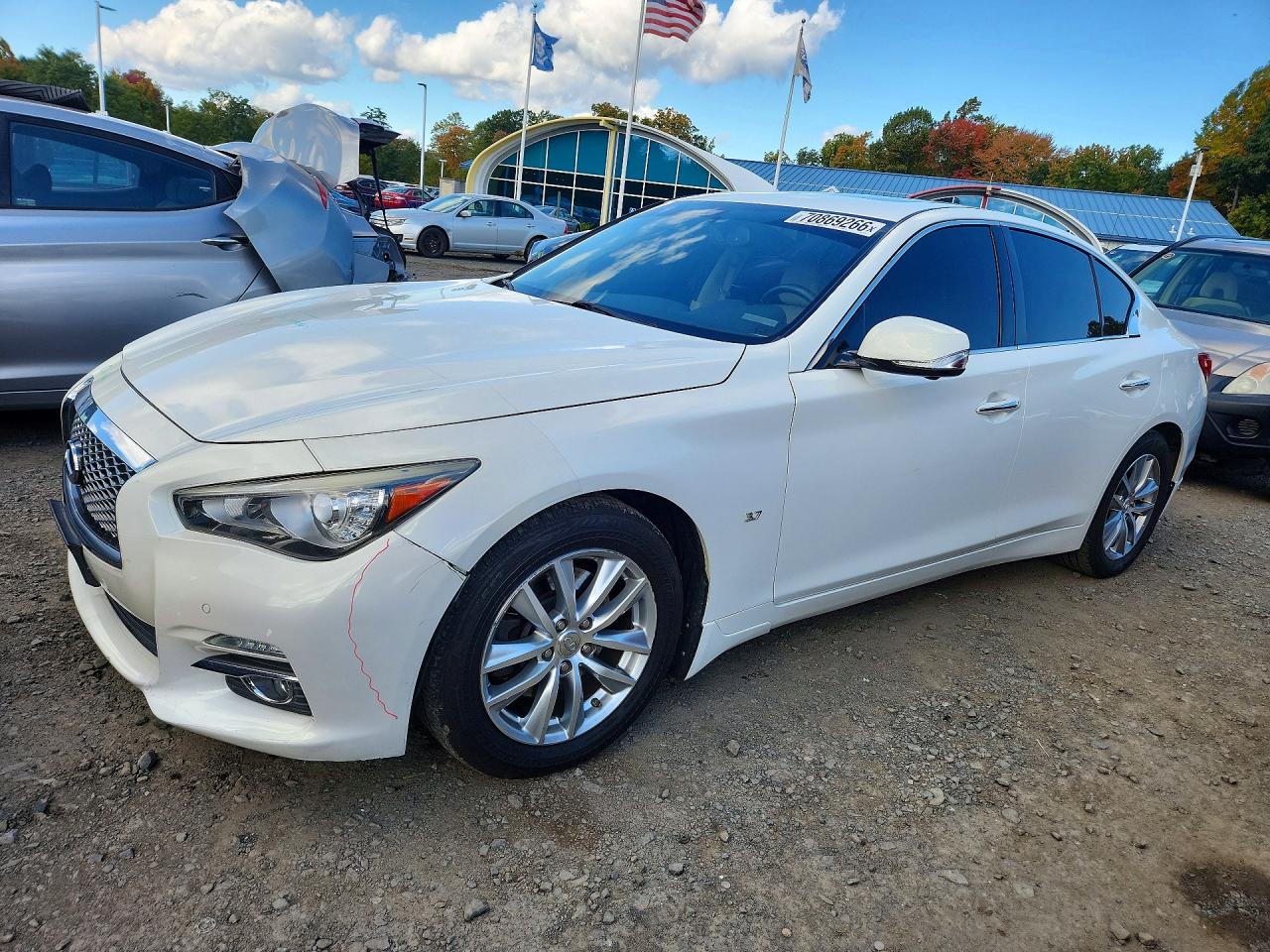 2014 INFINITI Q50 — Front 3/4