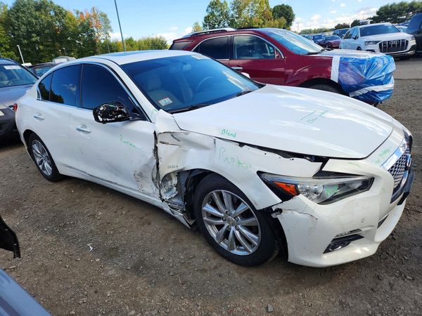 2014 INFINITI Q50 — Passenger 3/4