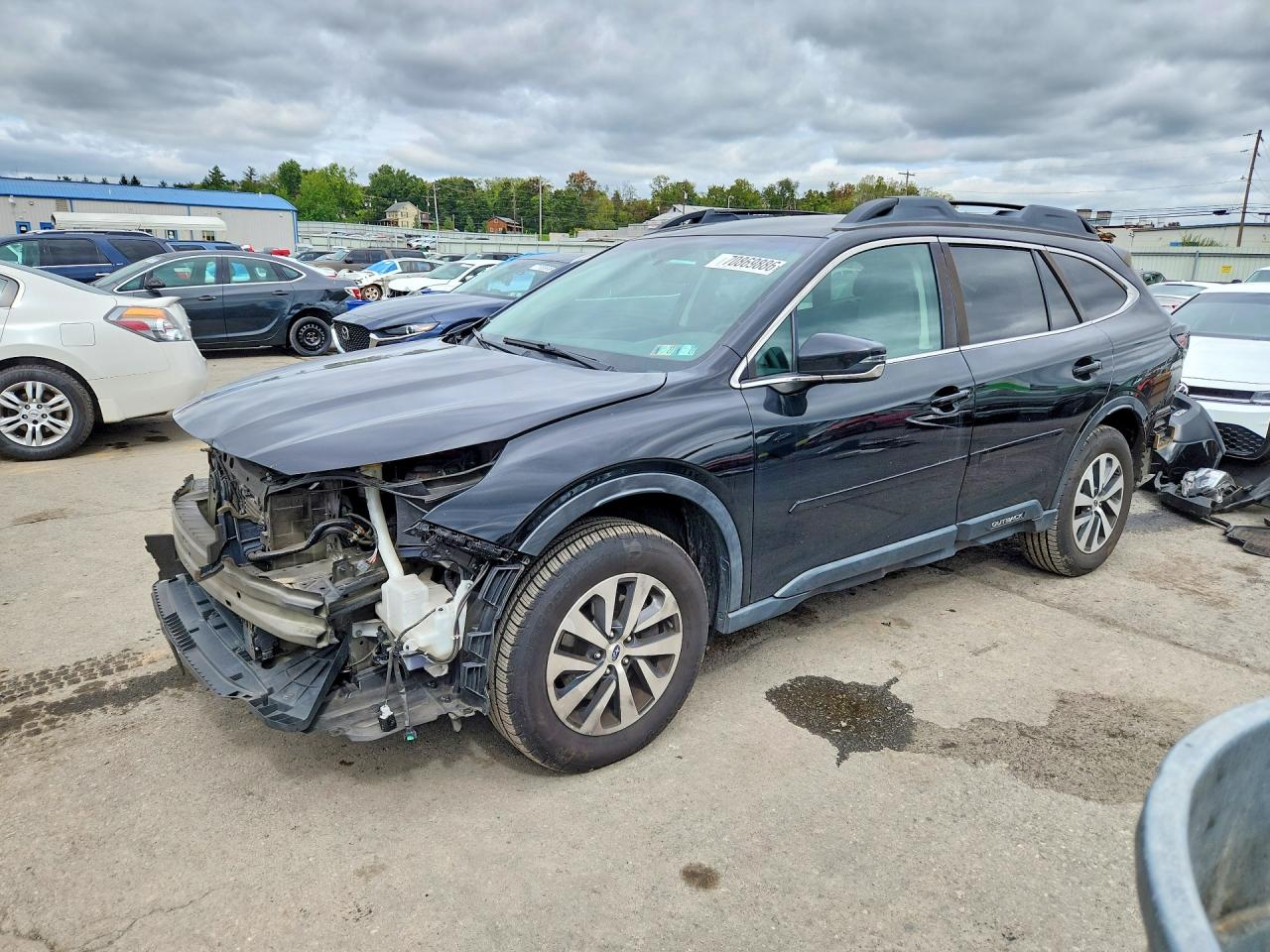 2022 SUBARU OUTBACK Premium — Front 3/4