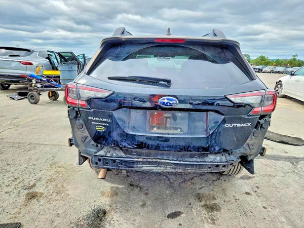 2022 SUBARU OUTBACK Premium — DIRR