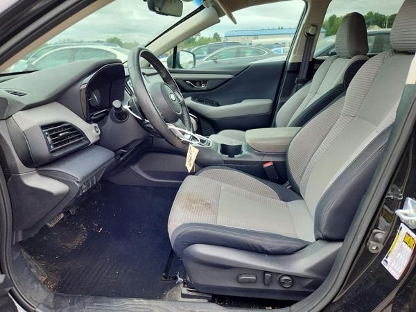 2022 SUBARU OUTBACK Premium — DENT