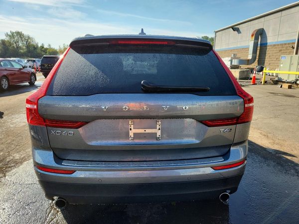 2020 VOLVO XC60 Momentum — DIRR