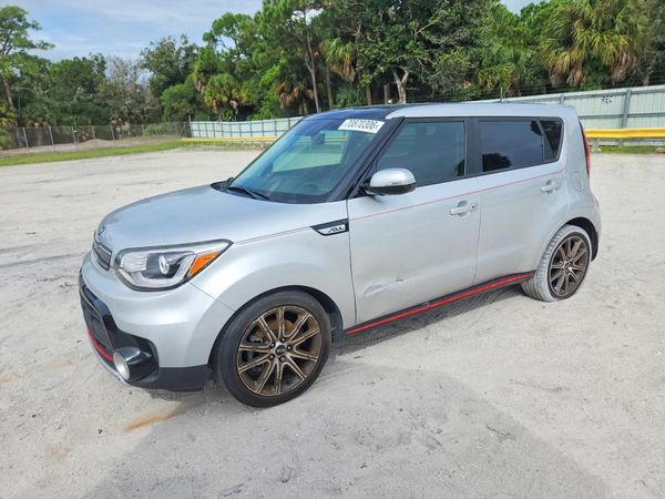 2018 KIA SOUL Exclaim — Front 3/4