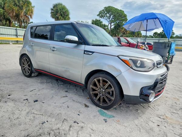 2018 KIA SOUL Exclaim — Passenger 3/4