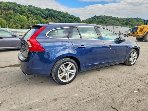 2015 VOLVO V60 Premier (non R design) — PSRA