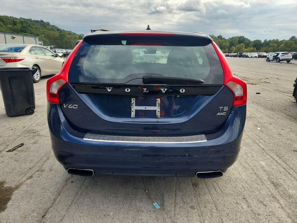 2015 VOLVO V60 Premier (non R design) — DIRR