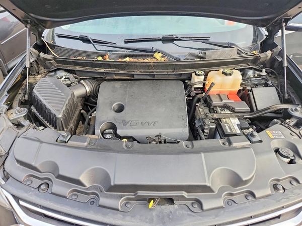 2019 CHEVROLET TRAVERSE LT — Engine bay