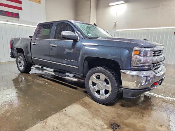 2017 CHEVROLET SILVERADO LTZ — Passenger 3/4