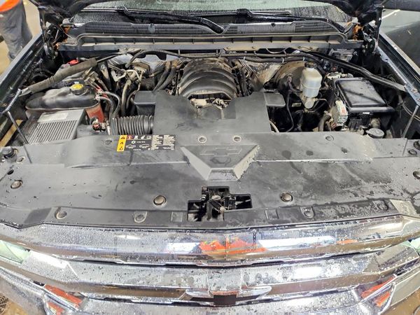 2017 CHEVROLET SILVERADO LTZ — Engine bay